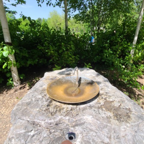 Rocher au robinet d'eau de Lourdes