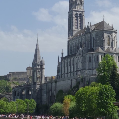 Lourdes ville spirituelle et culturelle Lourdes ville spirituelle et culturelle