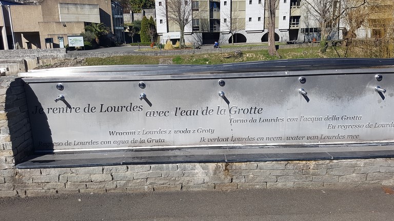 Fontaines d'eau de Lourdes