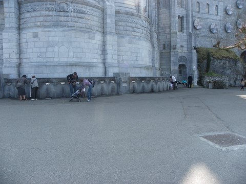Fontaines obsolètes de la grotte de Lourdes