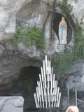 Grotte de Lourdes_vierge Marie
